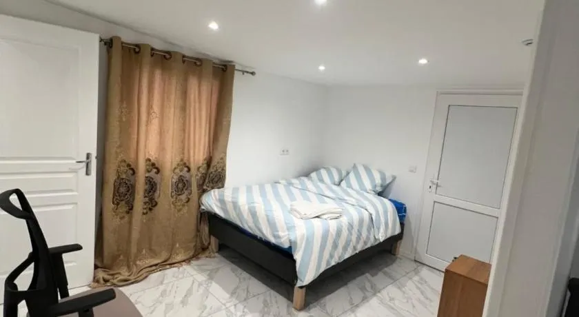 Chambre dans un appartement - Image 1