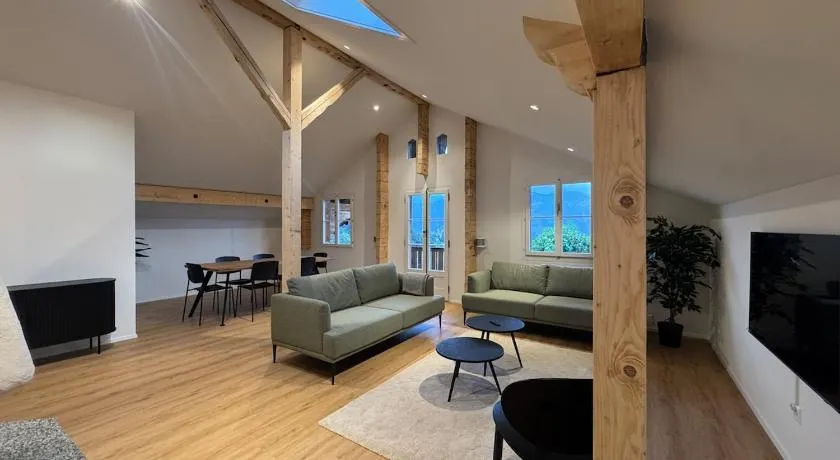 Des Alpes Sky Apartment - Image 1