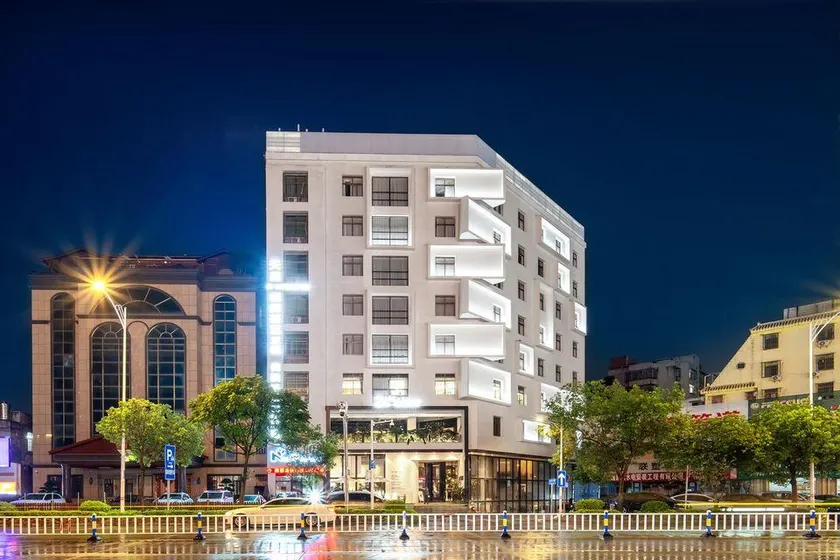 24HCOLOR Hotel (Huizhou Jinshanhu Park Branch) - Image 1