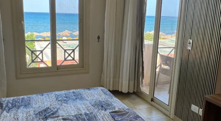 La Sirena Hotel & Resort - Families only - Image 1