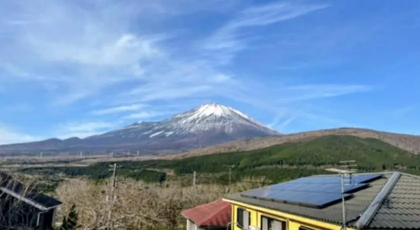 Fuji Hike Stay - Image 1