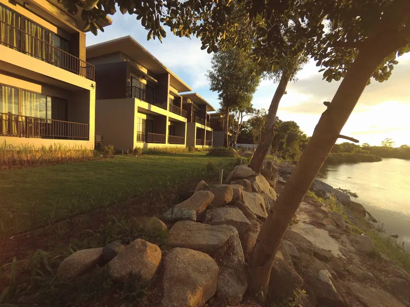 Riverawan Hotel - Image 1