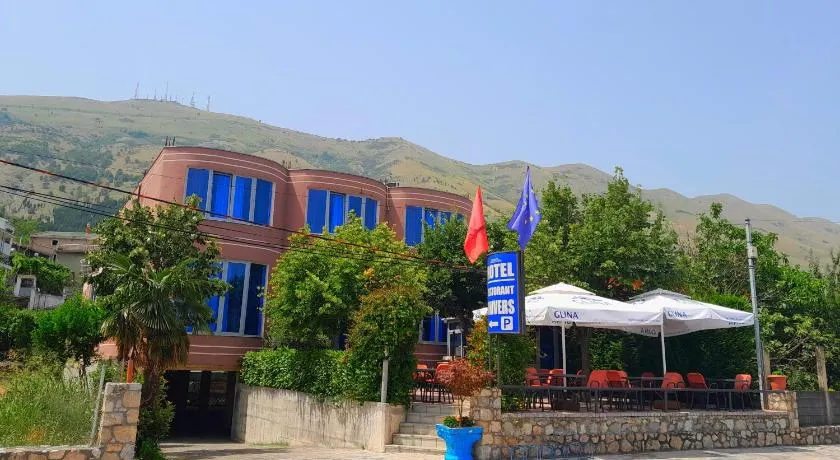Hotel Restaurant Univers - Image 1