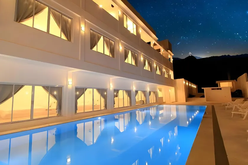 Coron Bluewave Hotel - Image 1