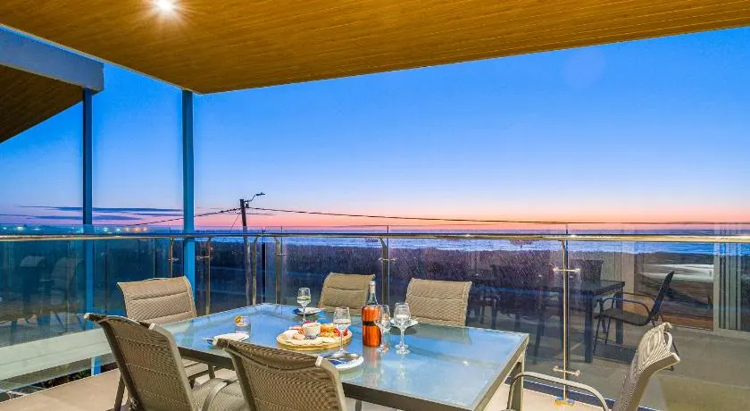 Ocean Unit 2 - Apartamento de lujo con vista al mar - Image 1