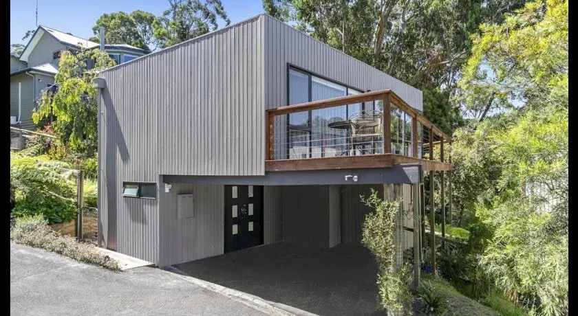 Bay Views Lorne - Image 1