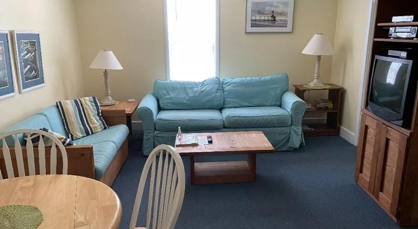 Cozy Apartment Steps from the Beach - The Ethan - Image 1