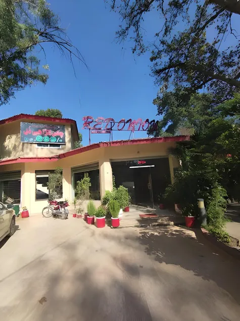Red Onion Hotel & Restaurant - Image 1