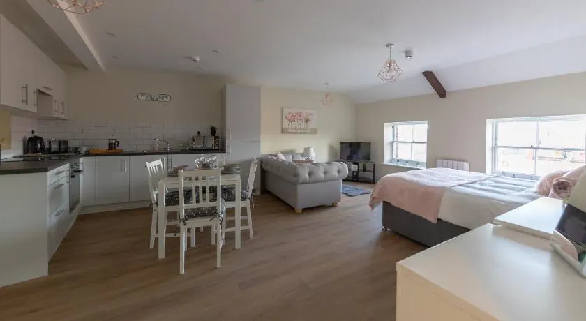 Hereford City Centre - Apartment 9, Isabella House - Modern Apartment In The Heart of The City - Sleeps 4 Guests - Hosted by RENTMYHOUSE - Image 1