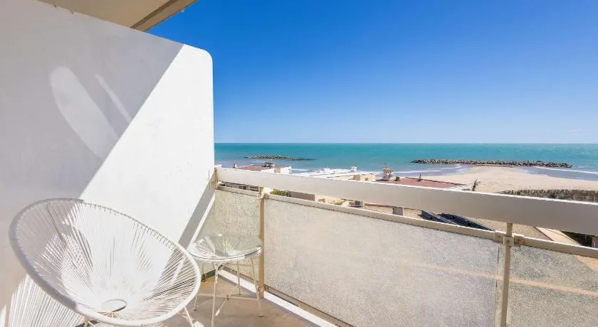 dansnotreappart-com "T3 vue exceptionnelle sur mer" - Image 1