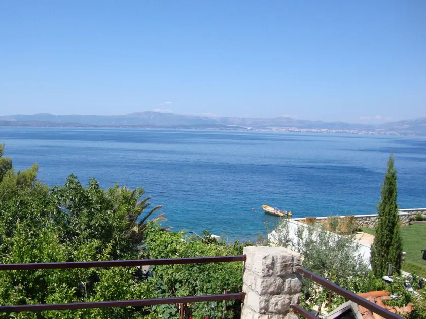 Apartment Zlatko Slobodan A1 Stomorska, Island Solta - Image 1