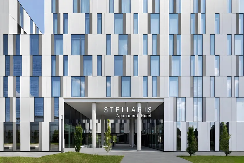 Stellaris Apartment Hotel - Image 1