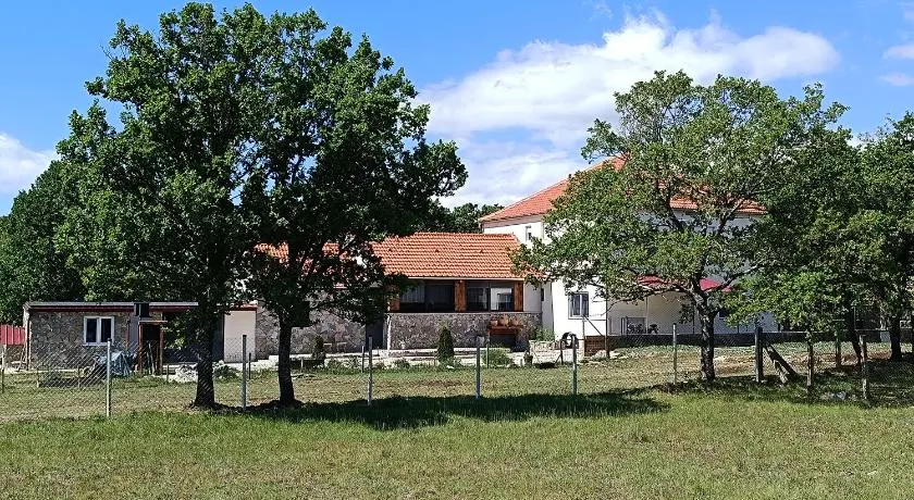 MORLAK - Guest House - Restaurant - Gated parking - Image 1