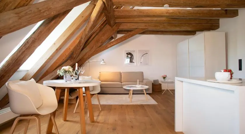 Appartement \"Schloss Kirchberg - Fleur\" avec vue sur le lac, jardin privé et Wi-Fi - Image 1