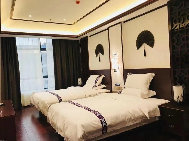 Lijin Hotel - Image 1