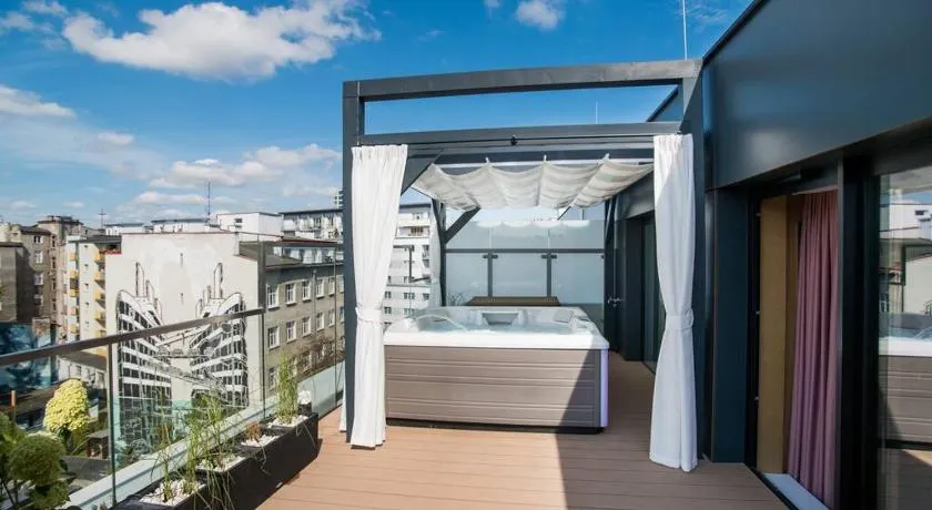 Luksusowy penthouse z jacuzzi i widokiem na morze - Image 1
