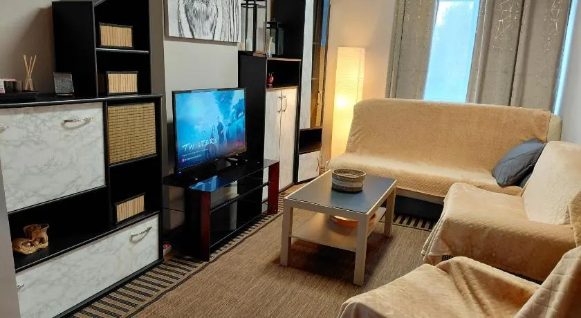 Sunny Days Cozy and Comfortable Apartment - Image 1