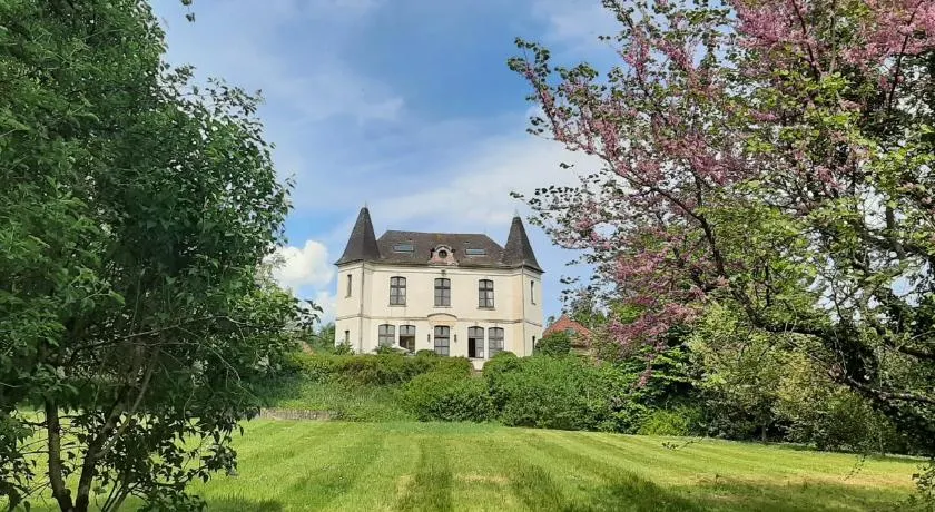 Les Tourelles - Image 1