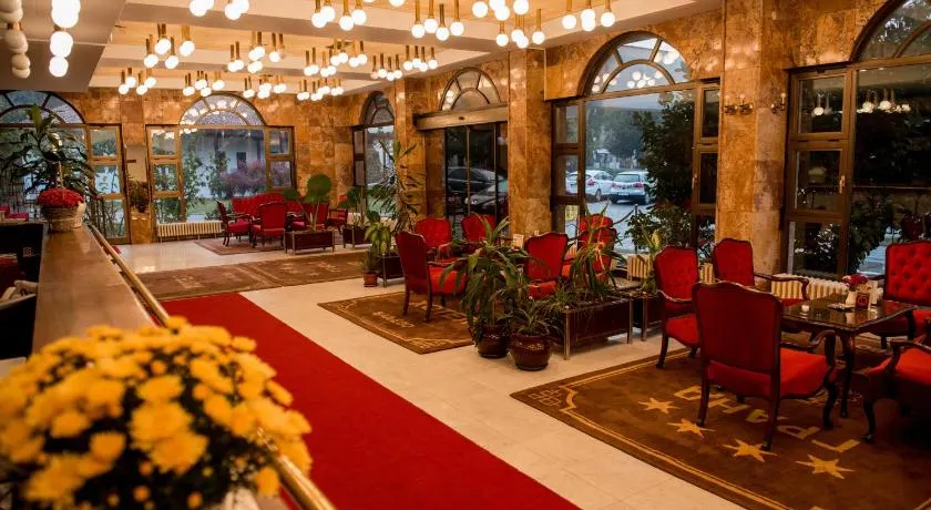 Hotel Grand - Image 1