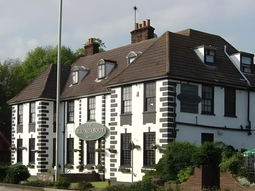 The Roundabout Hotel - Image 1