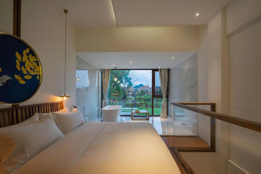 Lakeside Villa - Image 1