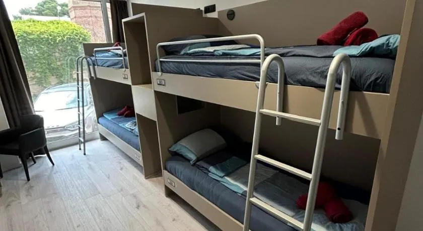 Hostelum - Image 1