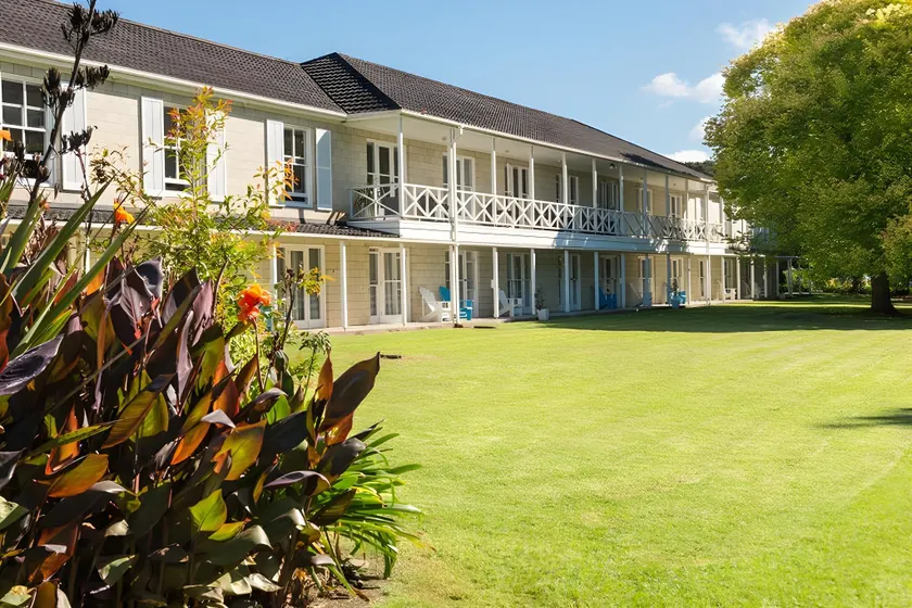 Discovery Settlers Hotel - Image 1
