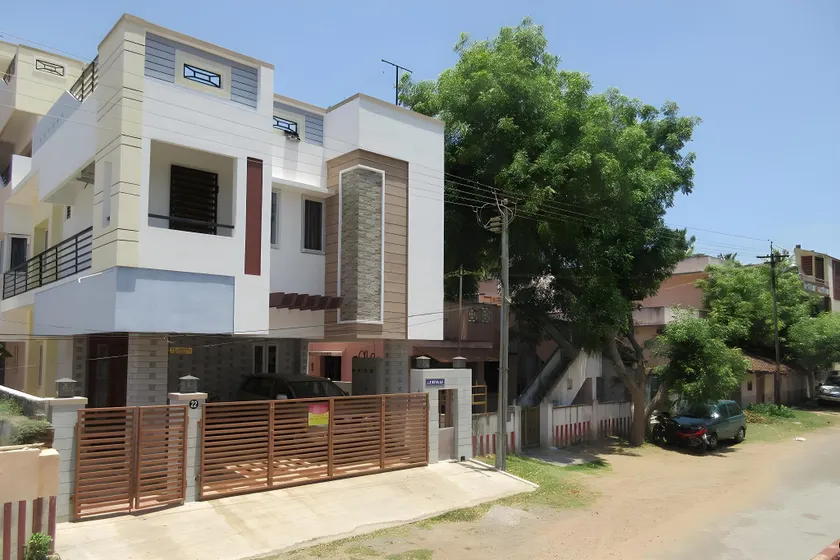 JP Nivaas Guest House - Image 1