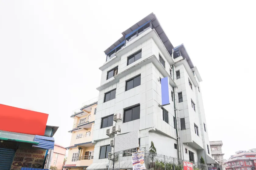 OYO 358 Hotel Rose Star - Image 1