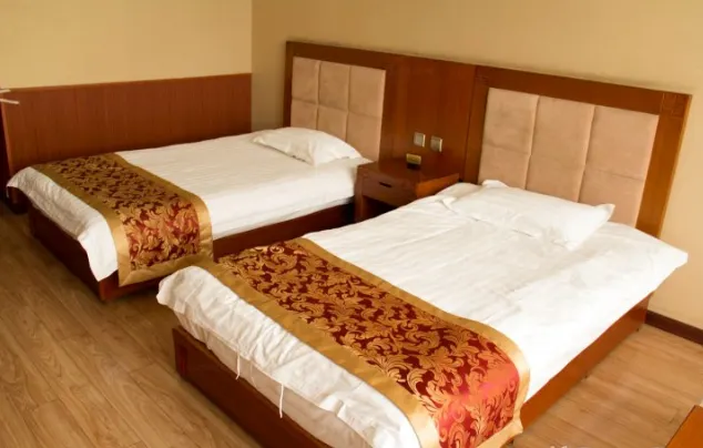 Ronghui Business Hotel - Image 1