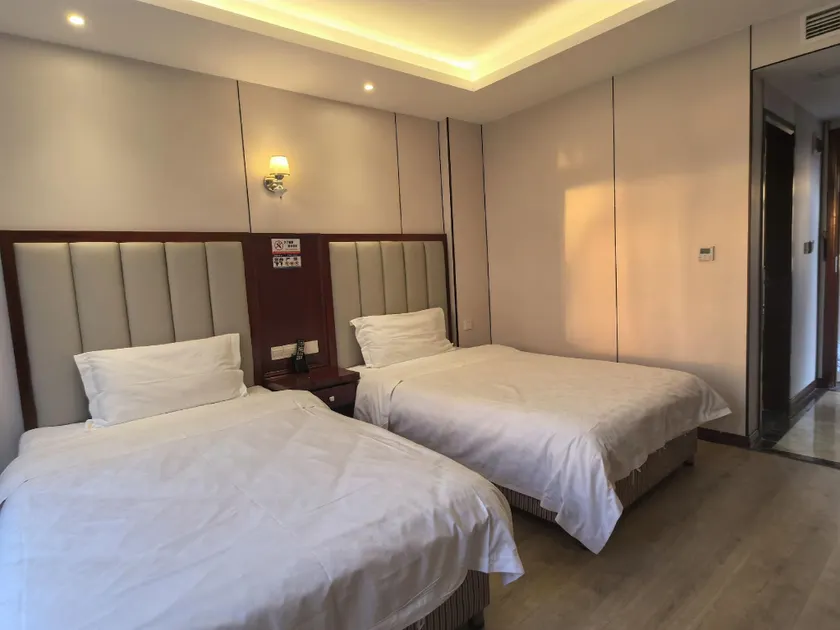 Lily Business Hotel - Image 1