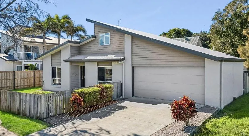 36 Petrie Avenue - Image 1