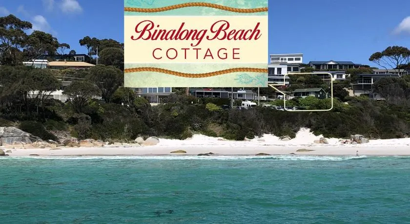 BINALONG BEACH COTTAGE Beachfront at Bay of Fires Next to Restaurant - Image 1