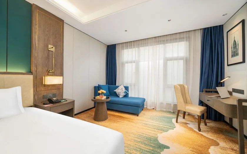 Longdu Realm International Hotel - Image 1