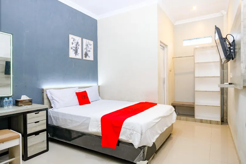 RedDoorz at Berlian Homestay Malioboro Yogyakarta - Image 1