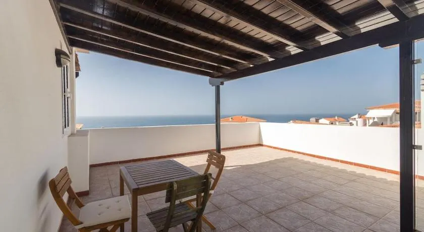 Ático con terraza en Agaete - Image 1