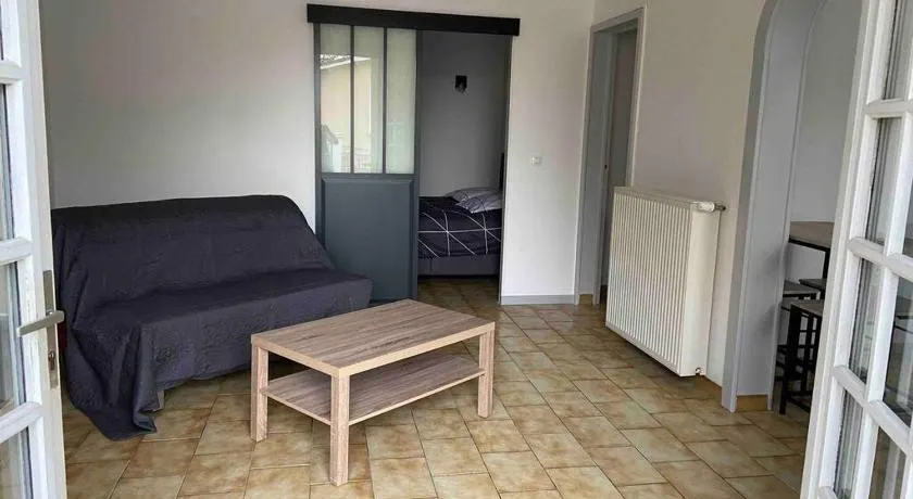 Appartement chaleureux au cœur d un village classé - Image 1