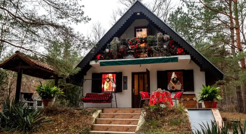 Ladybird Lodge - Image 1