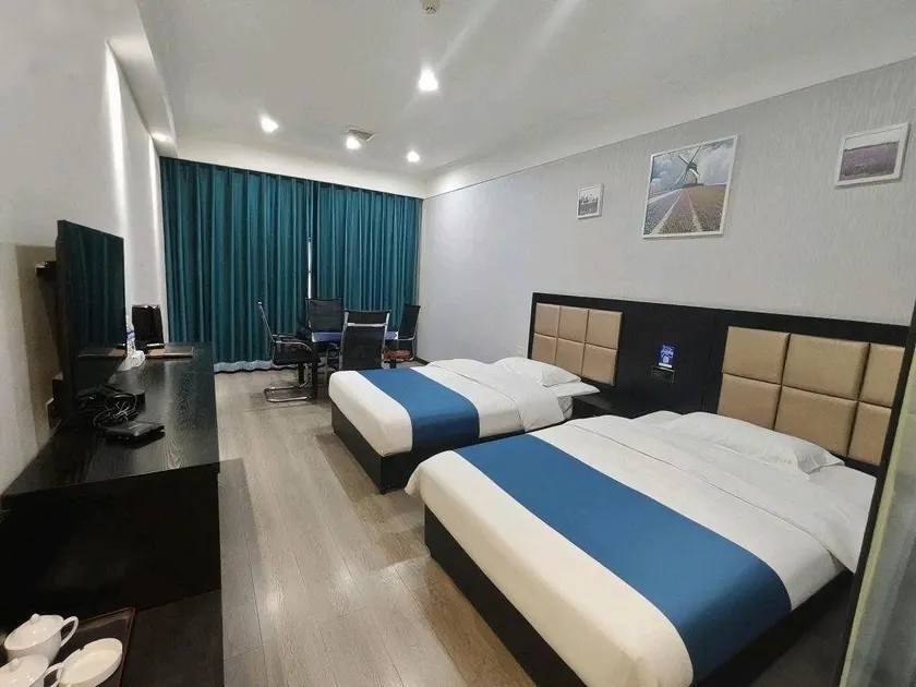86 Impressions Theme Business Hotel (New Century Plaza Branch) - Image 1