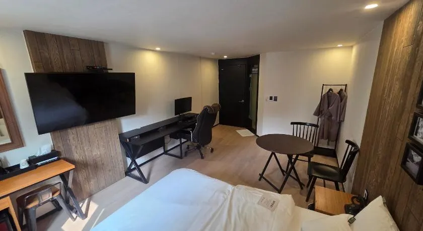 Mc9Hotel - Image 1