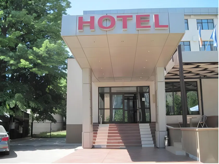Hotel Savior - Image 1