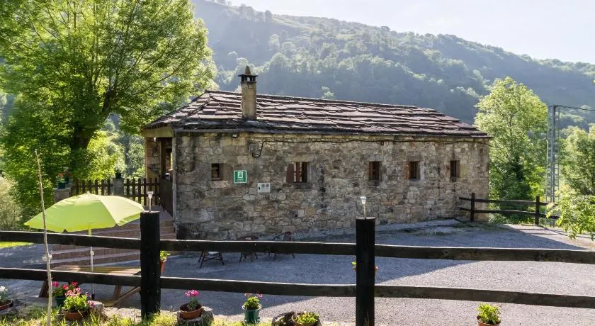 Cabaña Pasiega Lo Miñarro - Image 1