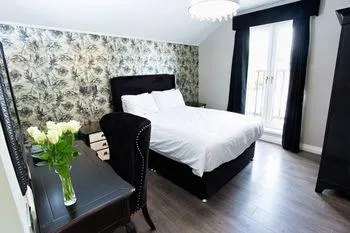 Fenners Hotel - Image 1