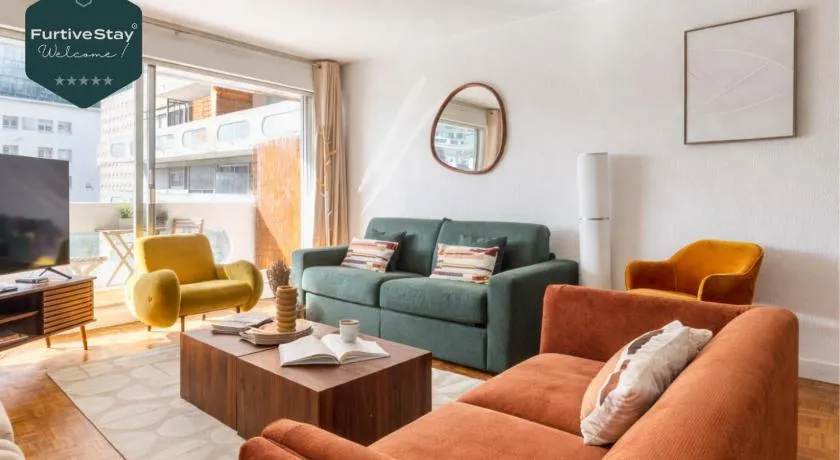 Apartment with balcony, La Défense - Paris - Image 1
