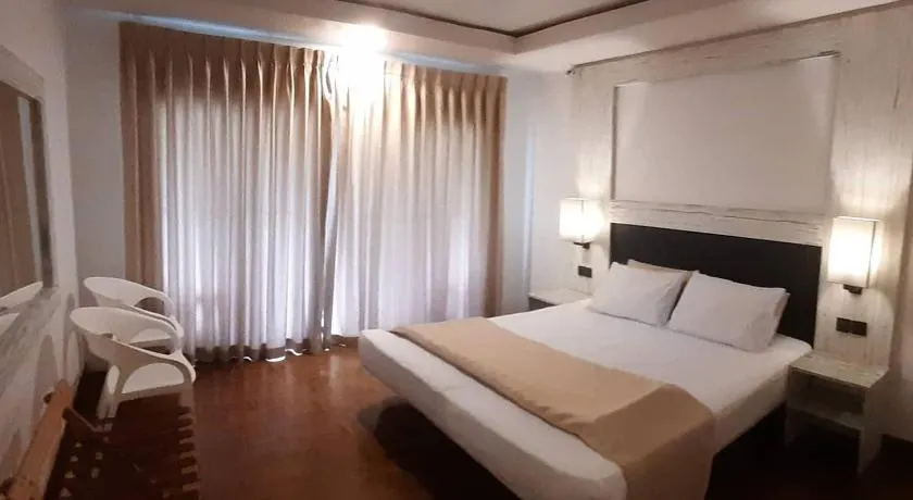AMARASINGHE GUEST HOUSE - Image 1