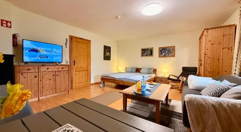 Apartment Bayerischer Wald - Ferienwohnung mit Küche, Parkplatz, WLAN & 24h Checkin - Image 1