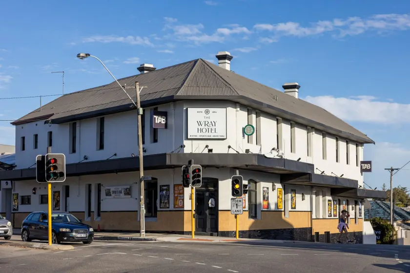 The Beaconsfield Hotel - Image 1