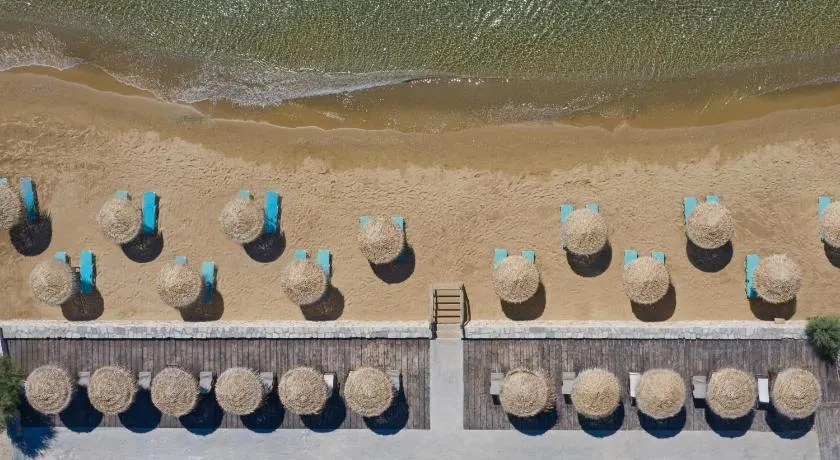Golden Beach Hotel - Image 1