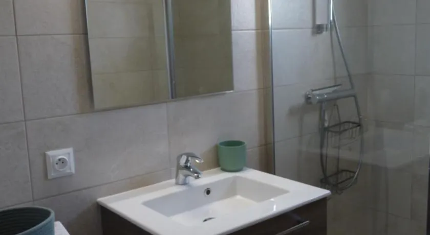 Appartement indépendant dans villa, entre Fréjus et St Raphaël - Image 1