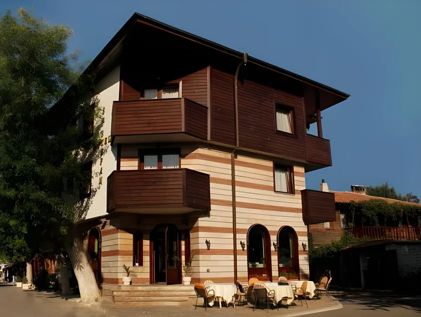 Family Hotel St Stefan Nessebar - Image 1